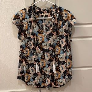 LOVESTITCH FLORAL SHORT SLEEVE BLOUSE